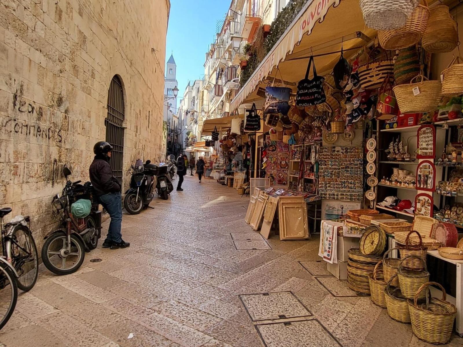Quiet And Stylish - Bari City Center, Minutes To Station Exterior photo